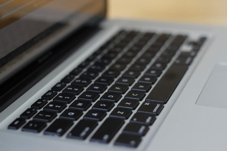 Jak mądrze logować w Javie, żeby łatwo analizować logi w Linuxie