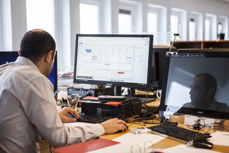 Jak poprawiłem czas odpowiedzi z 2s do 100ms – analiza