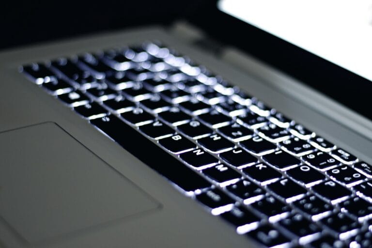 UX w procesie logowania dwuskładnikowego – jak nie zniechęcić użytkownika