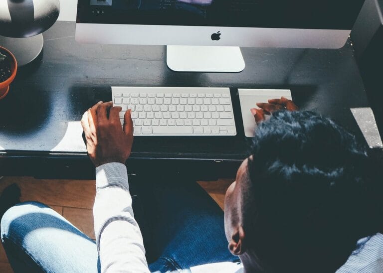 Projekt hybrydowy – kiedy połączyć Waterfall z Agile?
