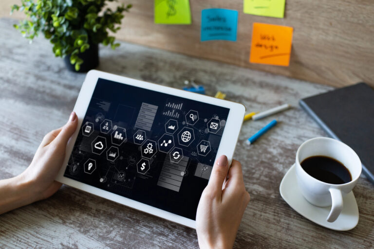 Nowoczesne biuro – jak technologie IoT i szybki Internet rewolucjonizują pracę?